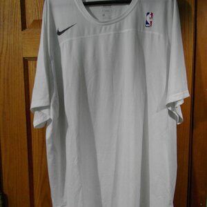 4XL White Nike Pro Hyper cool T-shirt & Nike Black 4XL Running Pants